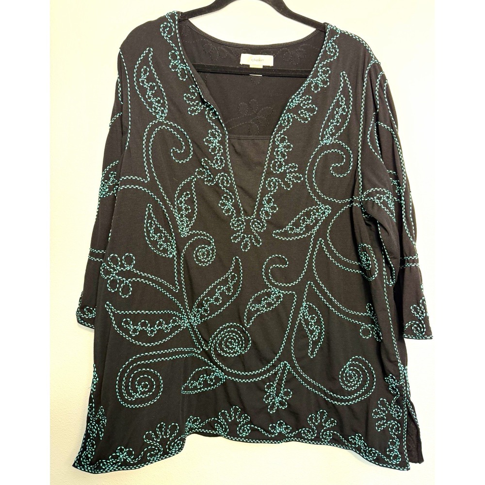 CJ Banks Plus Size 2X Black/Blue Floral Embroidered V-Neck Knit Blouse 3/4